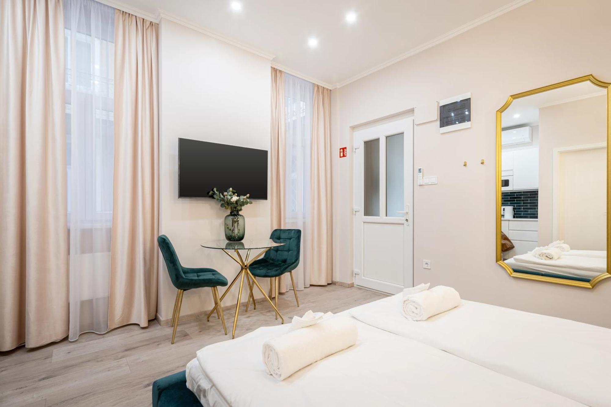 Kiraly 33 - Hidden Gem - Best Location By Bqa Budapeste Exterior foto